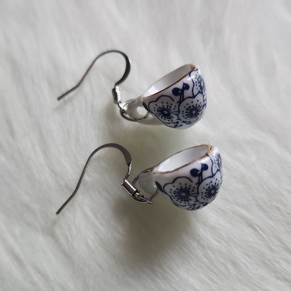 925 Post Ceramic Tea Cup Earrings - Picture 3 of 4